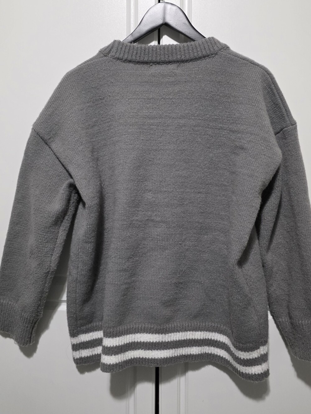 Golden Earth Studio Womens Gray V-Neck Button Boyfriend Cardigan w Stripe Hem - Picture 6 of 11